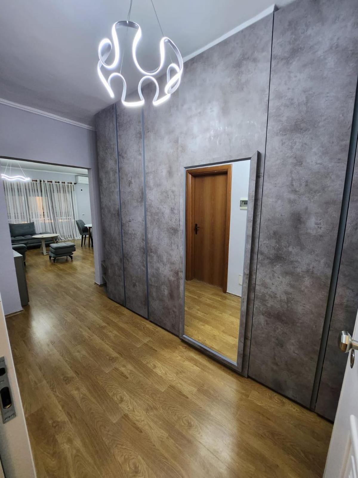 Appartamento Sky Dwelling Tirana Esterno foto