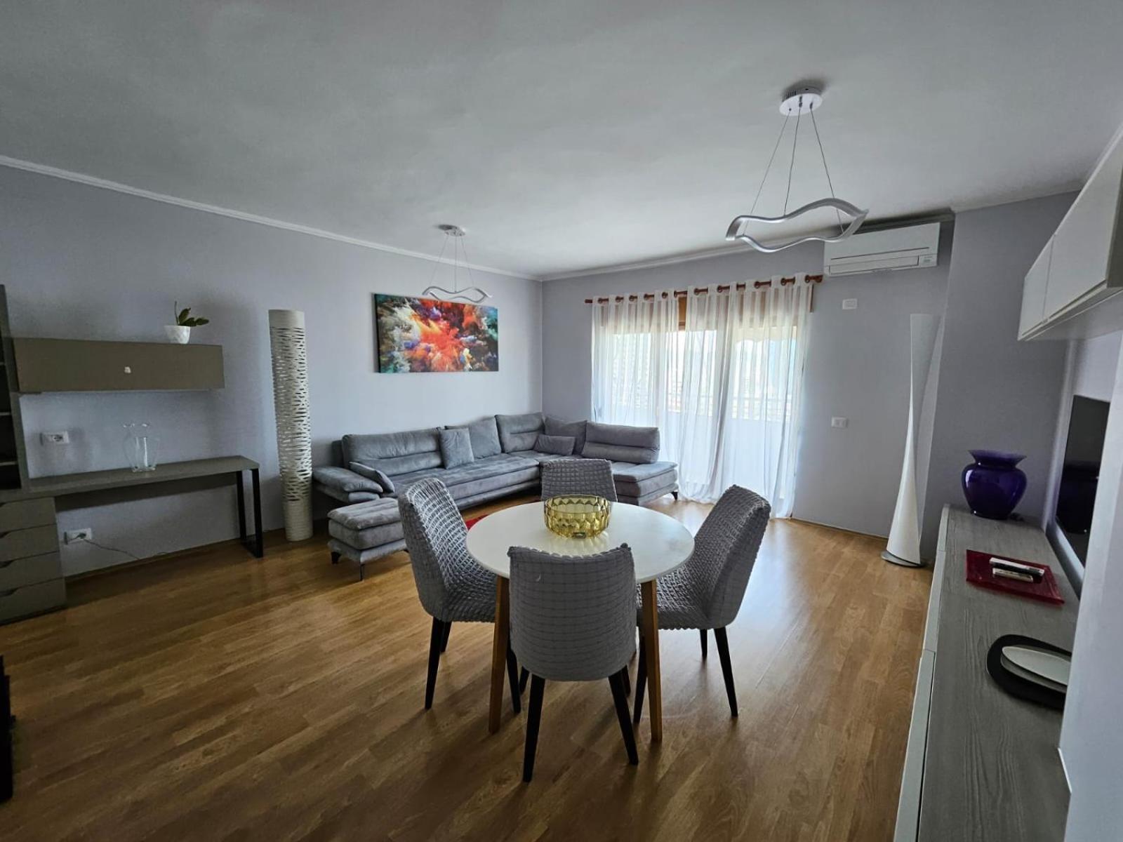 Appartamento Sky Dwelling Tirana Esterno foto