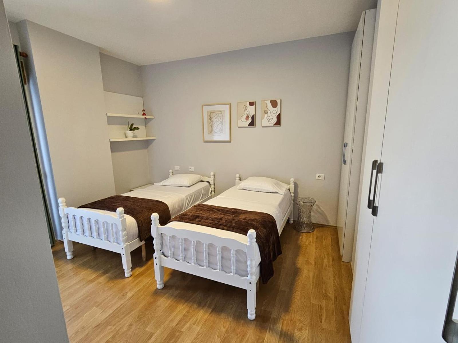 Appartamento Sky Dwelling Tirana Esterno foto